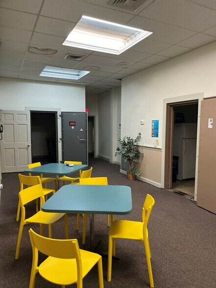 More Photos Of 243 Office Plaza Dr, Tallahassee Office For Sale