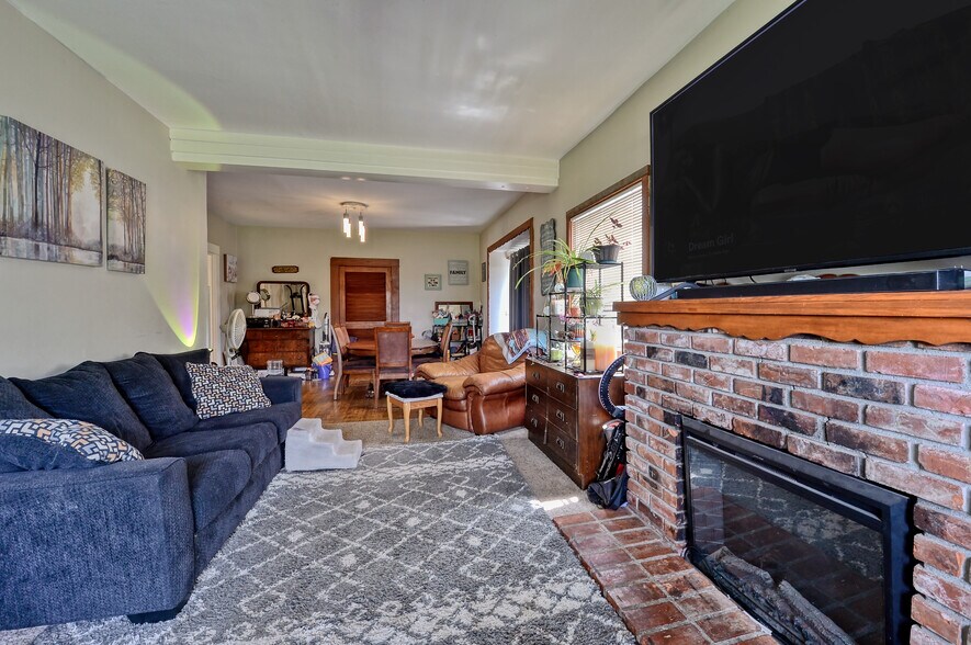 More Photos Of 5214 Guide Meridian, Bellingham Auto Repair For Sale