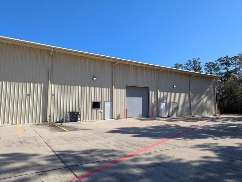 More Photos Of 1209-1215 N FM 3083 Rd E, Conroe Warehouse For Lease