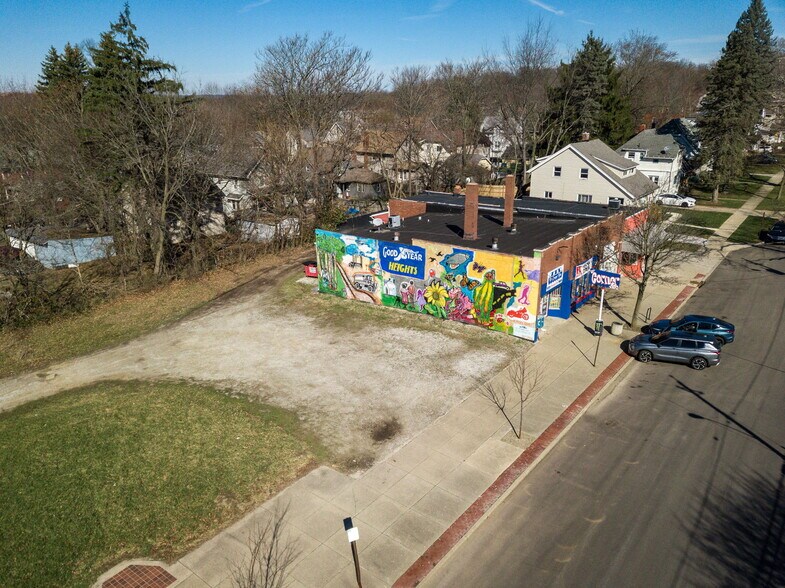 More Photos Of 314 Pioneer St, Akron Storefront For Sale