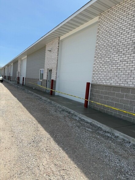 Primary Photo Of 1405 Enterprise Dr, De Pere Flex For Lease