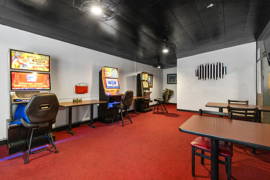 More Photos Of 1414 Oregon Ave, Klamath Falls Office For Sale