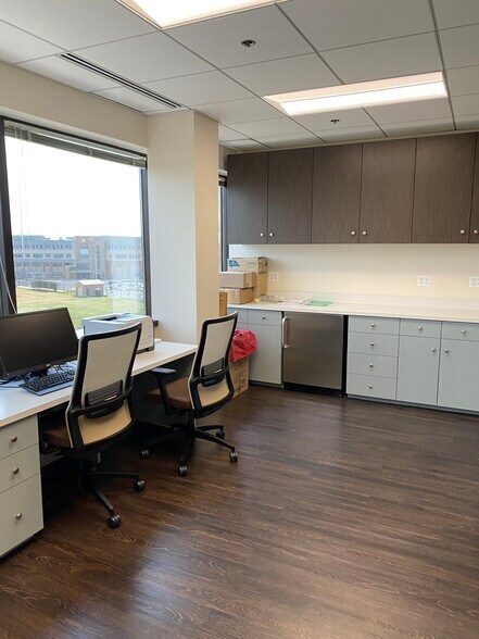 More Photos Of 12800 Middlebrook Rd, Germantown Office For Sale