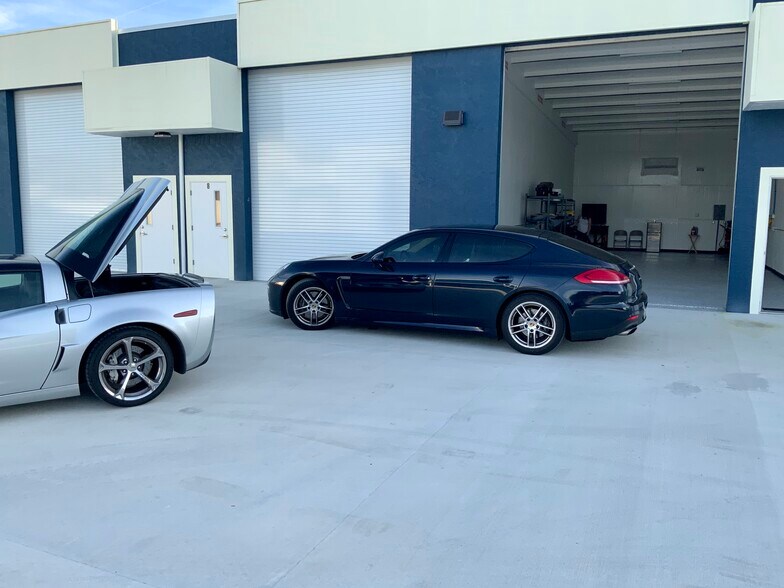 More Photos Of 7030 San Casa Drive Unit #7, Englewood Self Storage For Sale