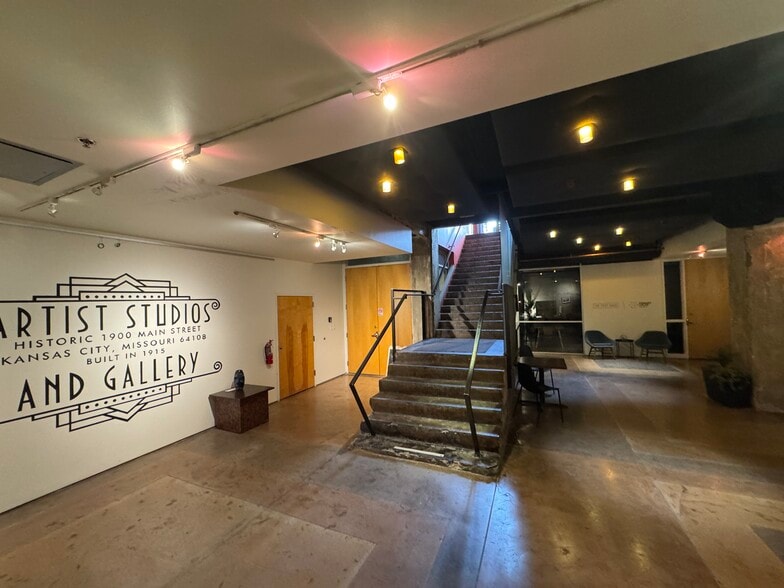More Photos Of 1900 Main St, Kansas City General Retail For Lease