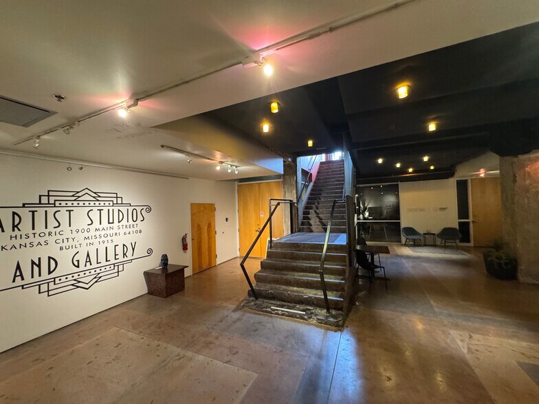 More Photos Of 1900 Main St, Kansas City General Retail For Lease