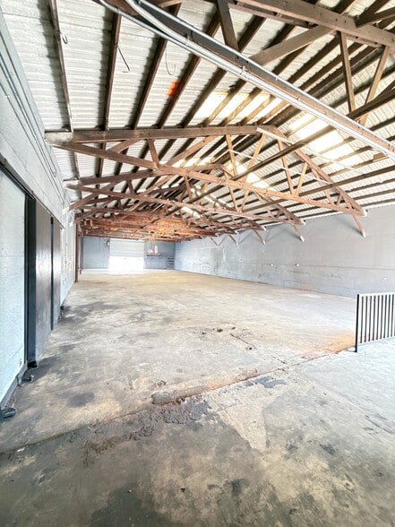 More Photos Of 4127 Weslow St, Houston Industrial For Lease