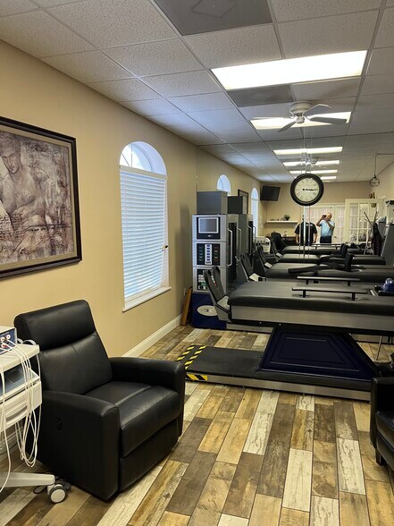 More Photos Of 14522 University Point Pl, Tampa Medical For Sale