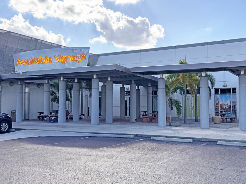 More Photos Of 4224 S Cleveland Ave, Fort Myers Unknown For Lease