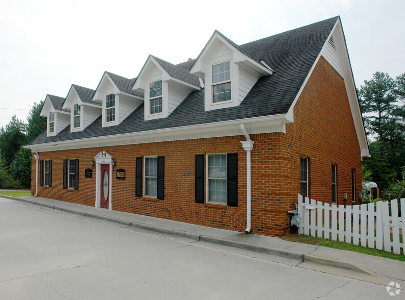 More Photos Of 5440 Lilburn Stone Mountain Rd, Stone Mountain Office For Lease