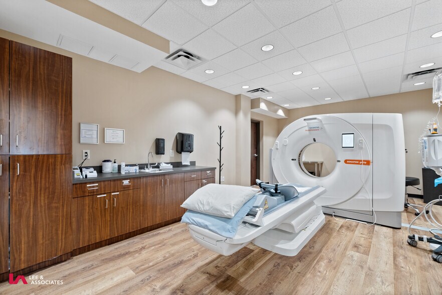 More Photos Of 2774 N Decatur Rd, Decatur Medical For Sale