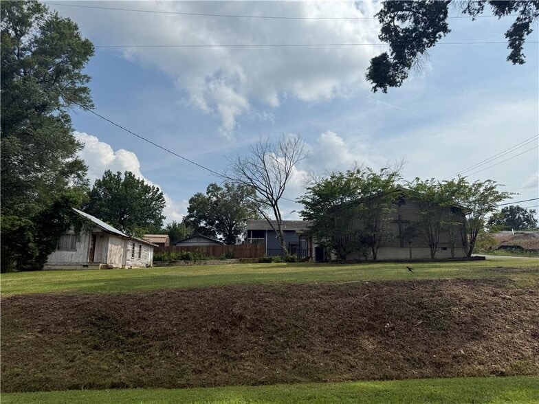 More Photos Of 1203 S Glenwood Ave, Russellville Religious Facility For Sale