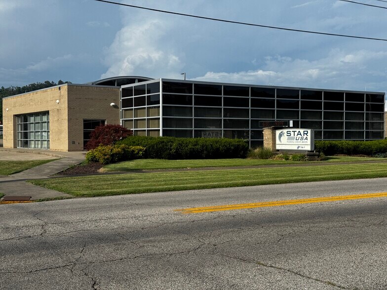 Primary Photo Of 600 6th Ave, Saint Albans Office For Sale