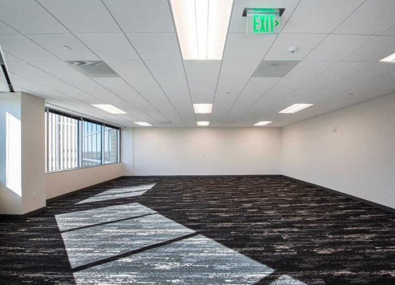 More Photos Of 201 E Kennedy Blvd, Tampa Office For Lease