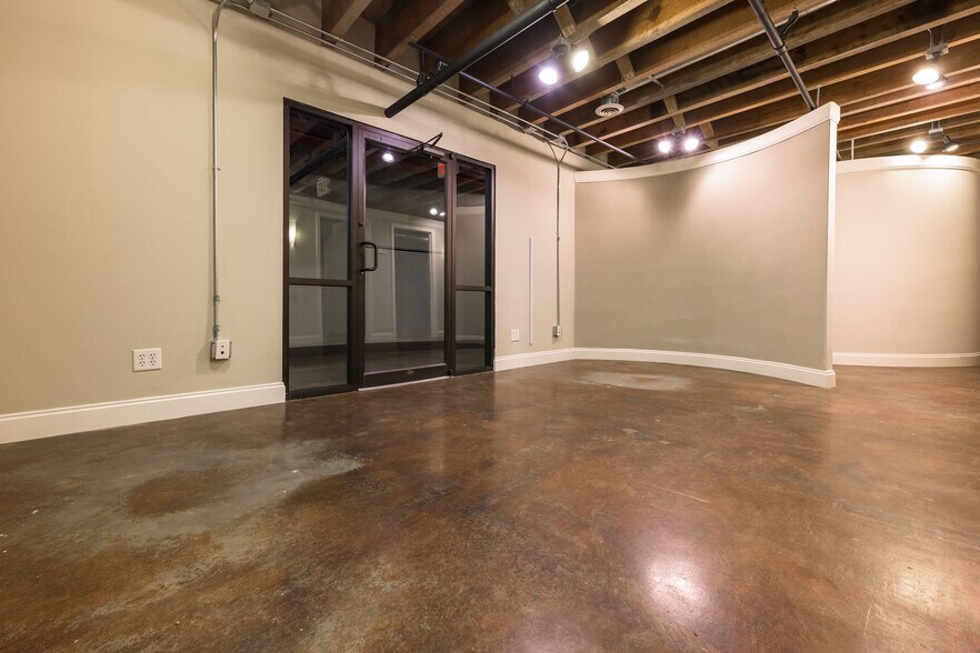 More Photos Of 247 Broad St, Kingsport Loft Creative Space For Sale