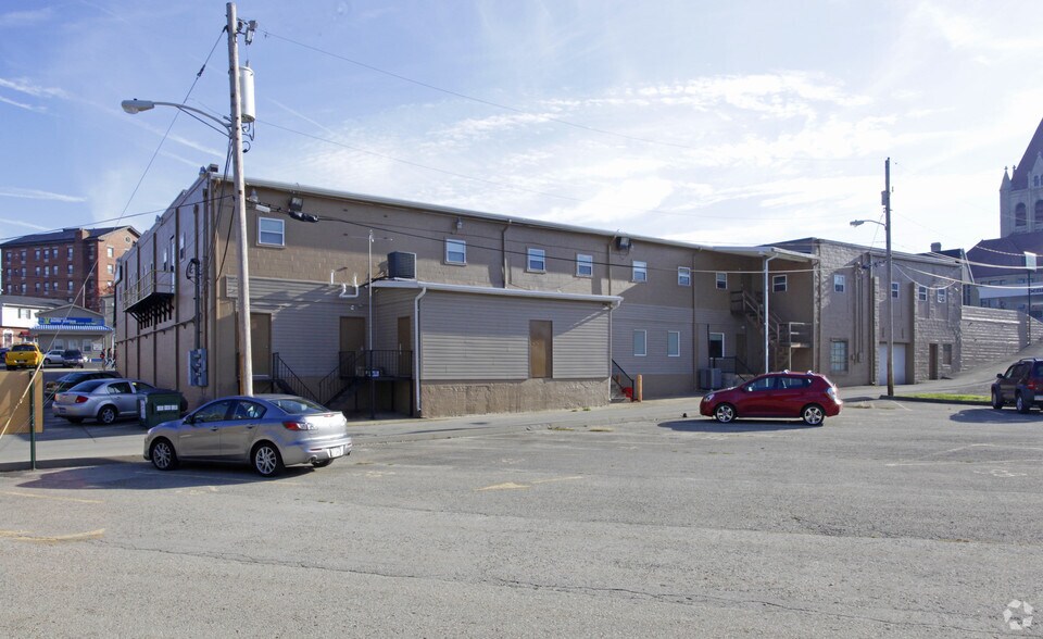 More Photos Of 105-111 W Fayette St, Uniontown Unknown For Lease
