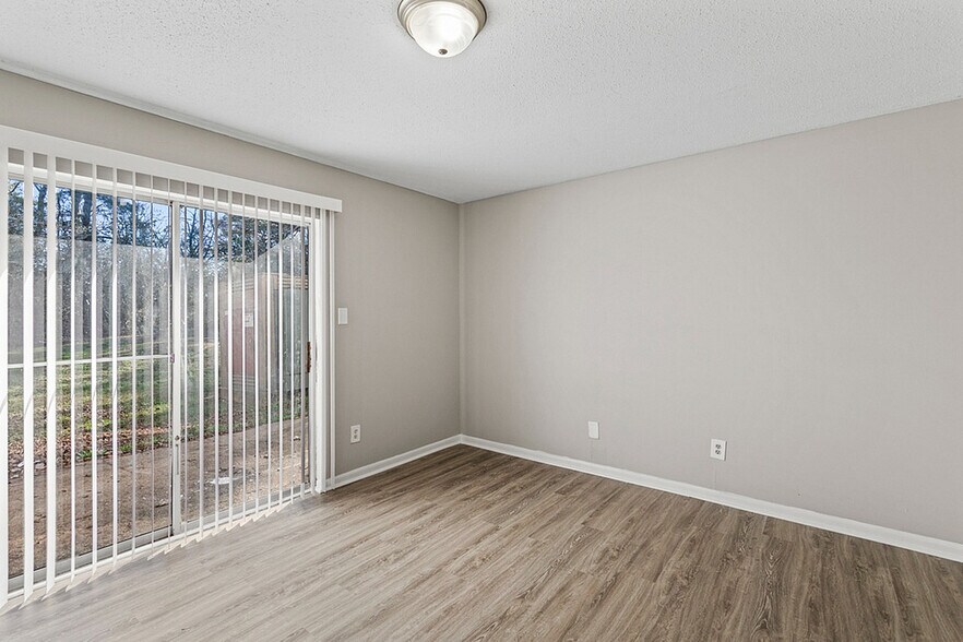 More Photos Of 107 Sterling Ct NW, Center Point Apartments For Sale