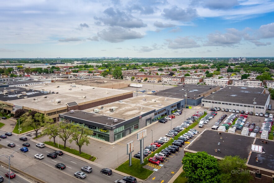 More Photos Of 4475-4477 Boul. Métropolitain E., Saint-leonard General Retail For Sale