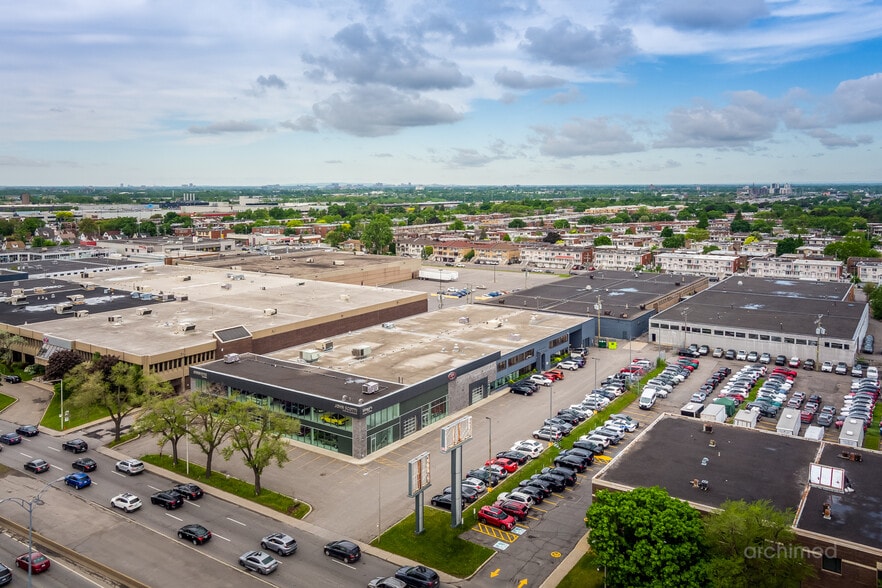 More Photos Of 4475-4477 Boul. Métropolitain E., Saint-leonard General Retail For Sale
