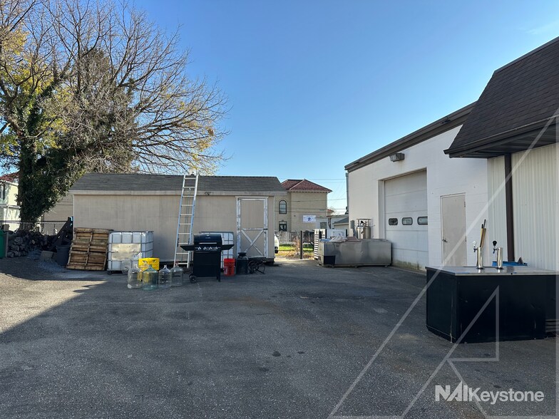 More Photos Of 841 N Prince St, Lancaster Light Manufacturing For Lease