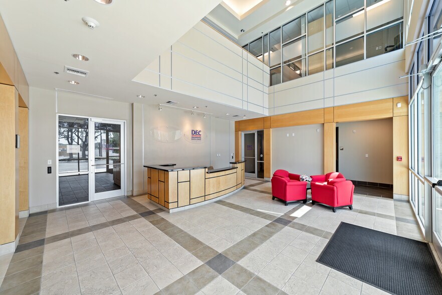 More Photos Of 415 Embassy Oaks, San Antonio Medical For Sale