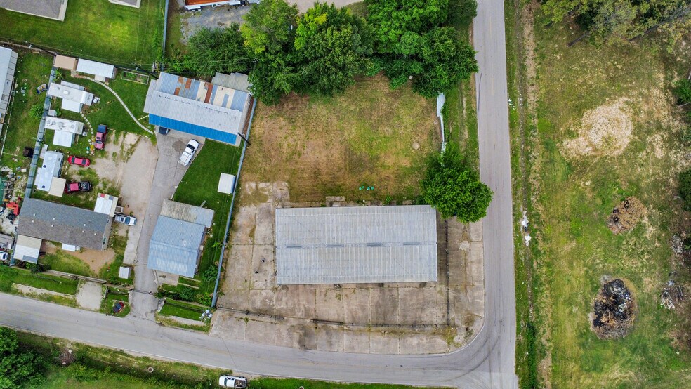 More Photos Of 8603 Shoal Creek Dr, Houston Warehouse For Sale