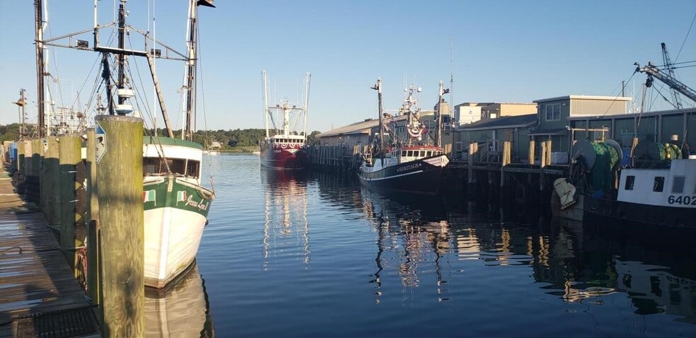 More Photos Of 119 Water St, Stonington Apartments For Sale