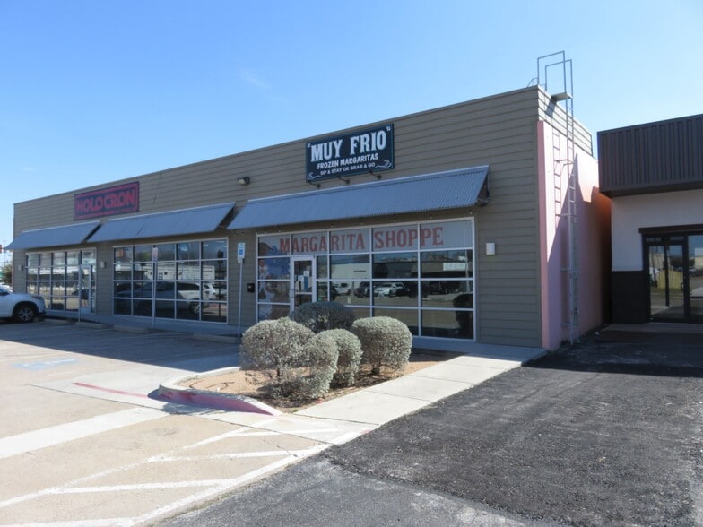 Primary Photo Of 3613 W Vickery Blvd, Fort Worth Freestanding For Lease