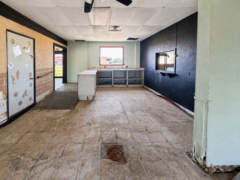 More Photos Of 1614 Pulliam St, San Angelo Office For Sale