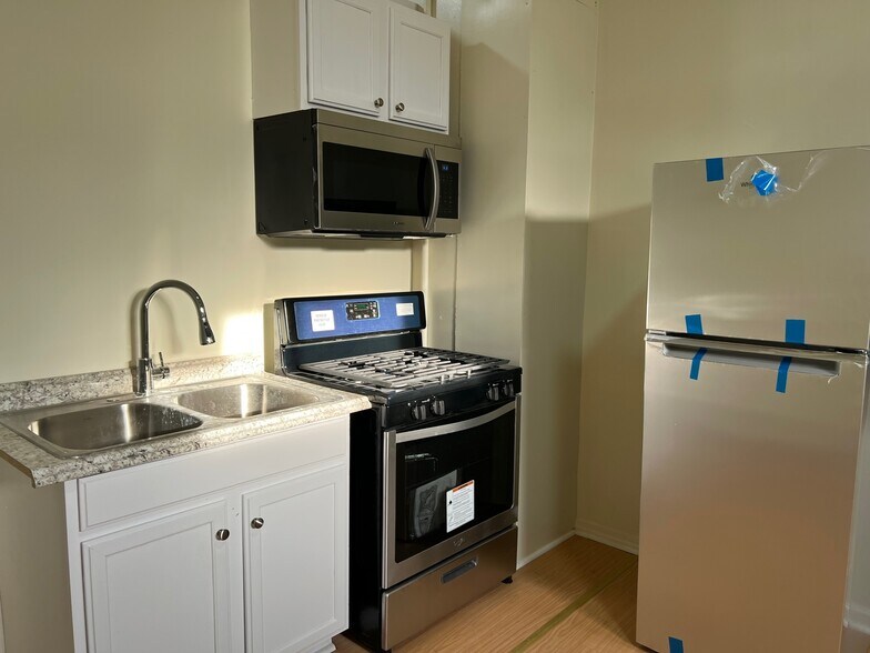 More Photos Of 4-6 John St, Waterbury Apartments For Sale