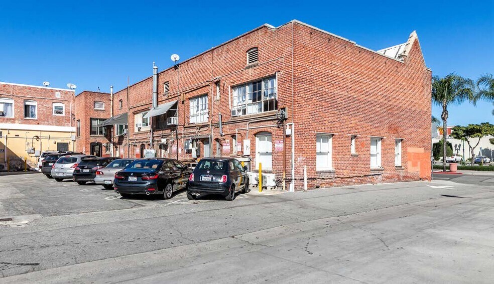 More Photos Of 236 W Main St, Alhambra Restaurant For Sale