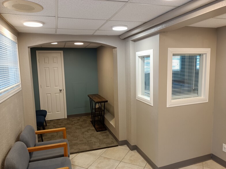 More Photos Of 4921 E State St, Rockford Office For Sale