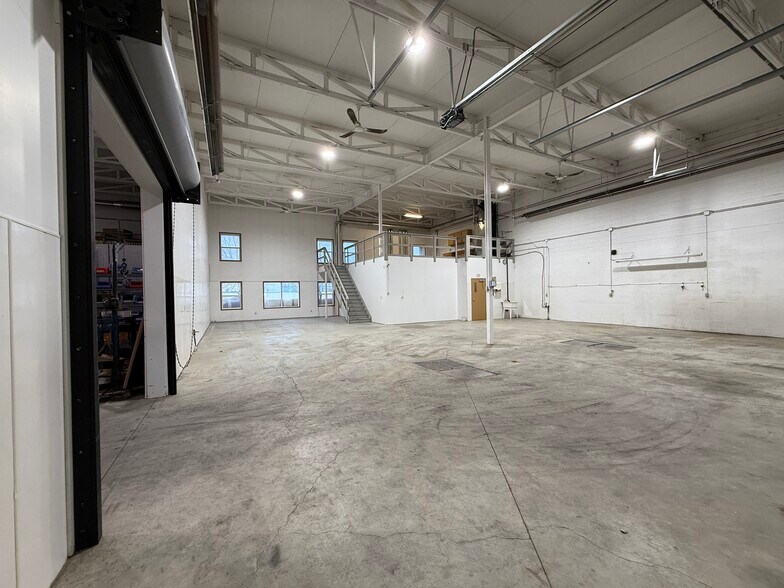 More Photos Of 7421 Edgar Industrial Dr, Red Deer Warehouse For Lease