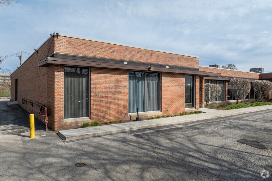 More Photos Of 4100-4128 N Nashville Ave, Chicago Light Manufacturing For Lease