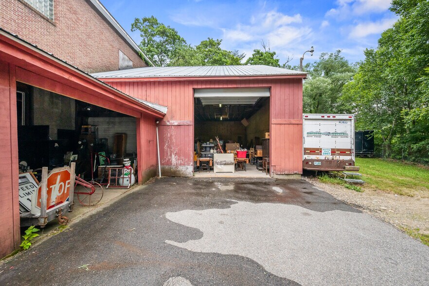 More Photos Of 46 Wight St, Berlin Warehouse For Sale