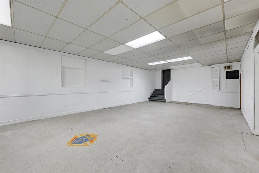 More Photos Of 2024 Gwynn Oak Ave, Baltimore Religious Facility For Sale