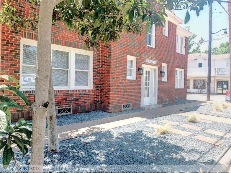 More Photos Of 2021 Kane St, Houston Apartments For Sale