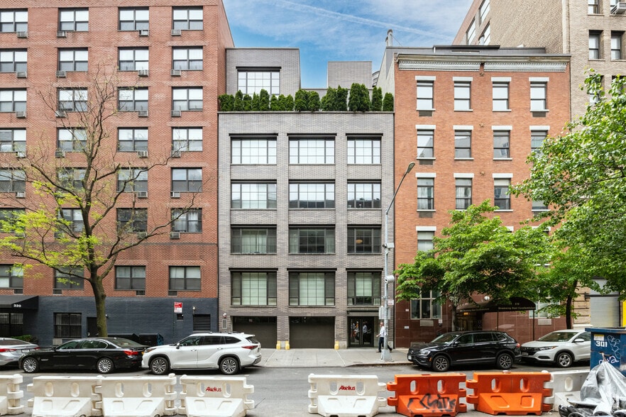 Primary Photo Of 316-318 E 22nd St, New York Apartments For Sale