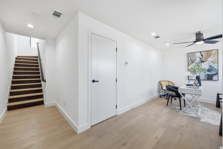 More Photos Of 2631 Kirby st, Dallas Multifamily For Sale