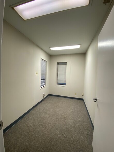 More Photos Of 1008 Dickerson Dr, Jasper Land For Lease