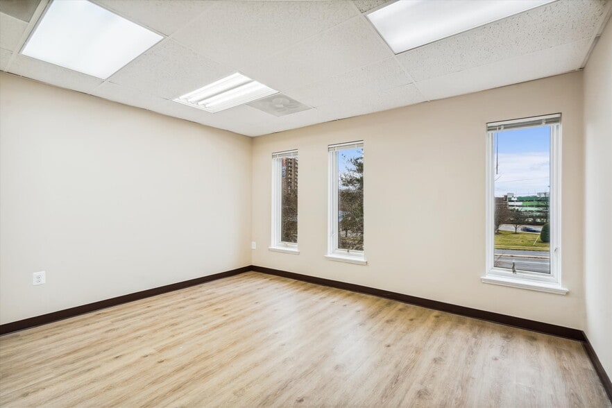 More Photos Of 9522 State Route 29, Fairfax Loft Creative Space For Sale