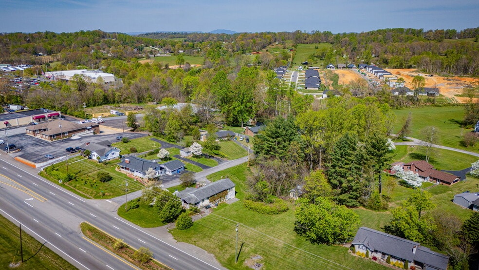 More Photos Of 1203 E Jackson Blvd, Jonesborough Office Residential For Sale