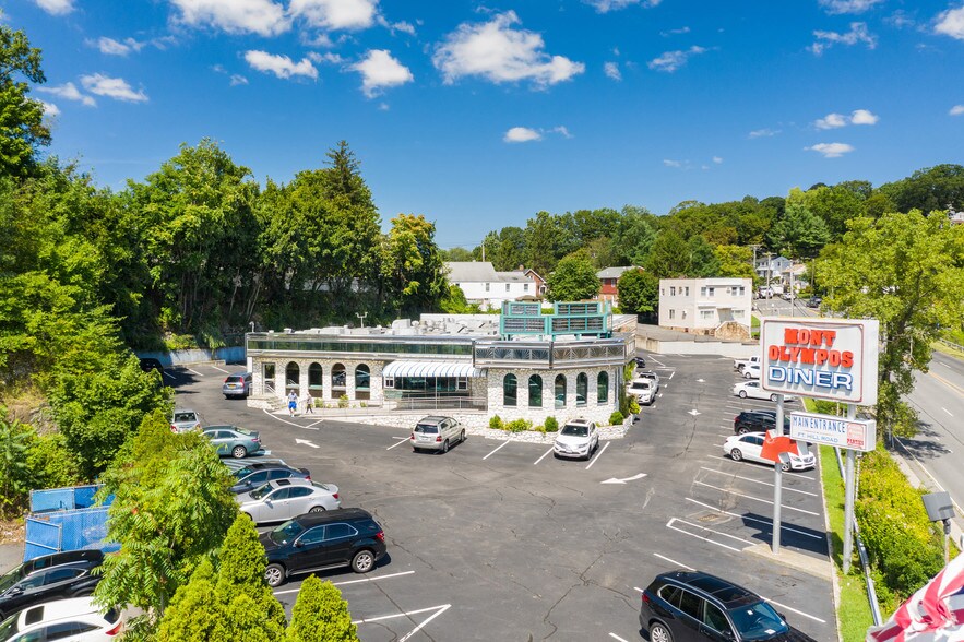 More Photos Of 1 Fort Hill Ave, Yonkers Restaurant For Sale