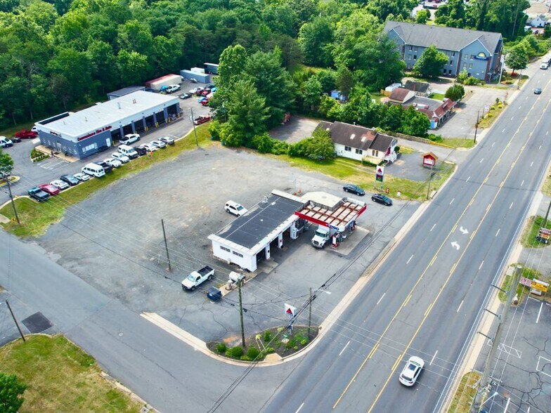 Primary Photo Of 7601 Centreville Rd, Manassas Service Station For Sale