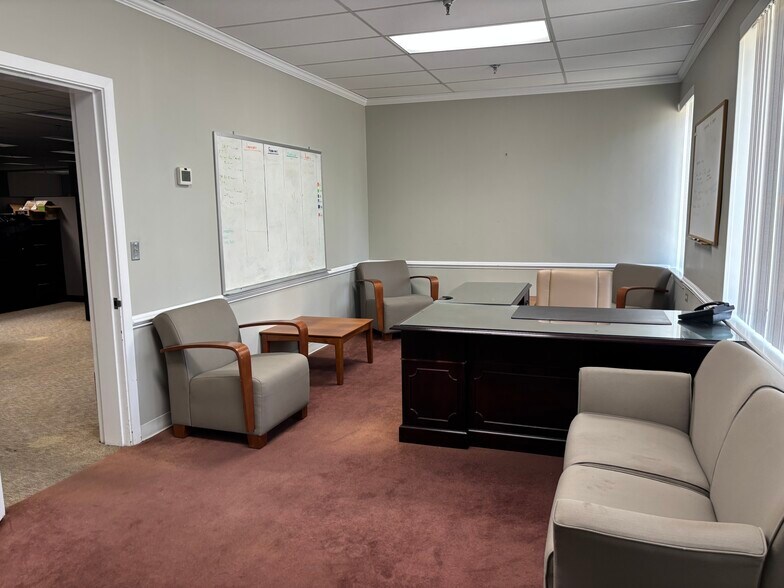 More Photos Of 1000 Robins Rd, Lynchburg Manufacturing For Lease