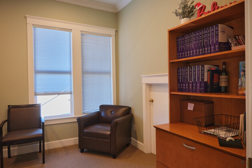 More Photos Of 1491 Commercial St SE, Salem Office Residential For Sale