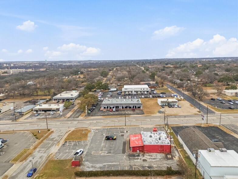 More Photos Of 565 W Bedford Euless Rd, Hurst Restaurant For Sale