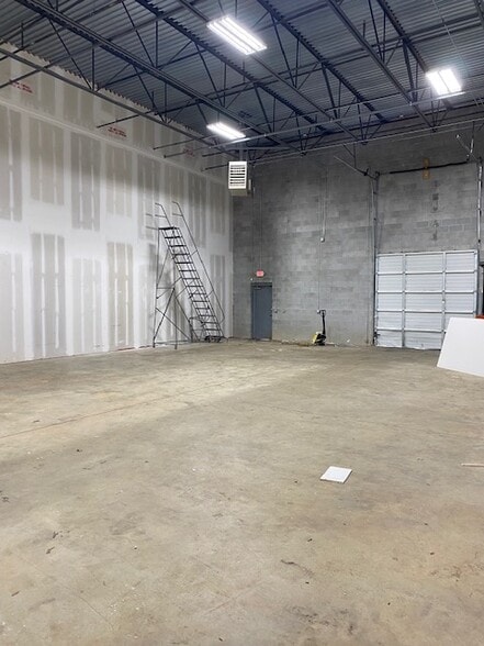 More Photos Of 1384 Buford Business Blvd, Buford Warehouse For Lease
