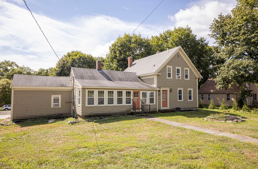 More Photos Of 121 Wood St, Middleborough Storefront Retail Residential For Sale