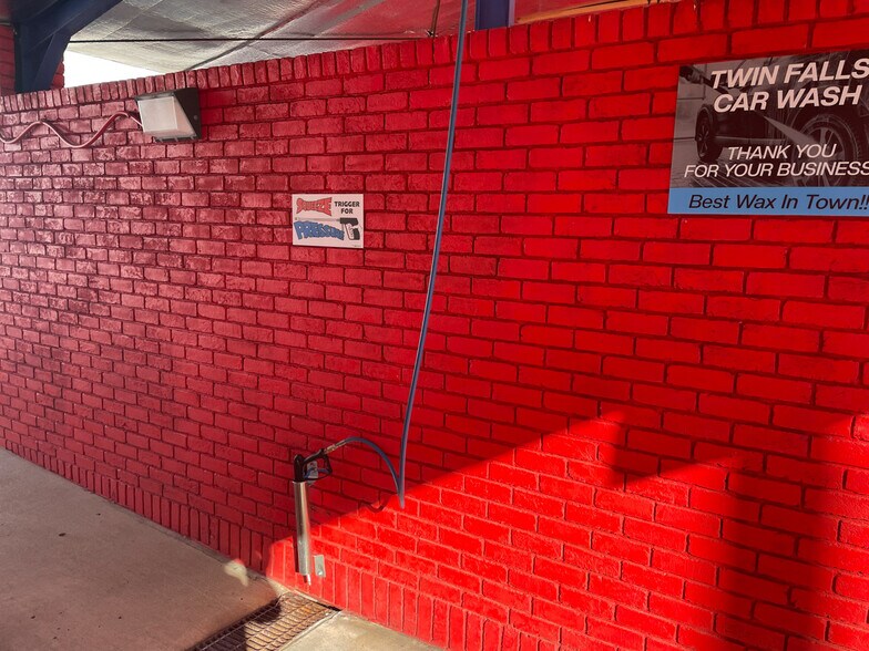 More Photos Of 3500 4th Ave, Beaver Falls Carwash For Sale